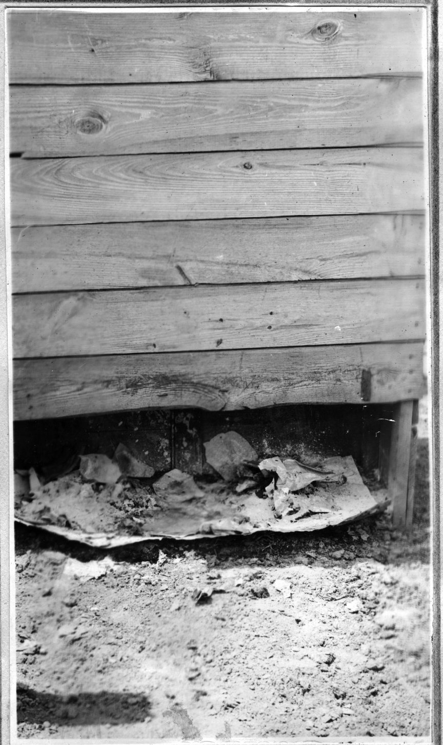 167~J. A. Langdon Closeup of Privy Aug 1920.jpg